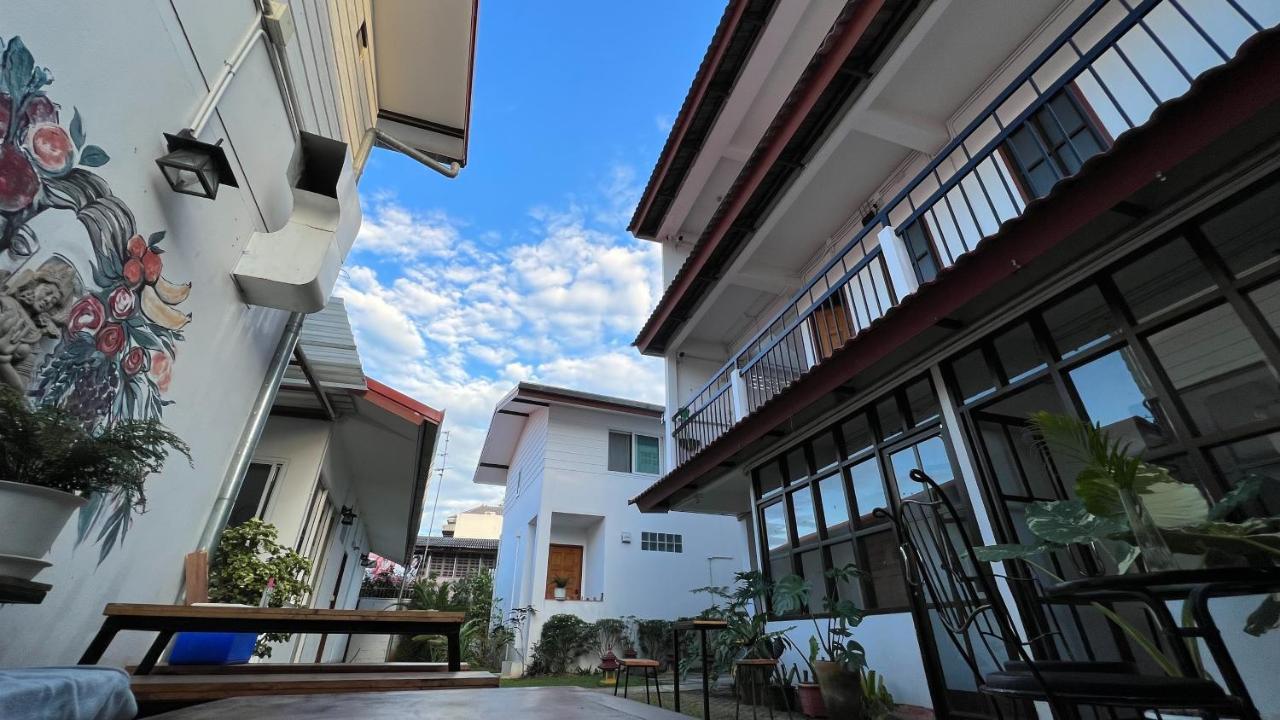 Готель Chiang Mai Gate House Екстер'єр фото