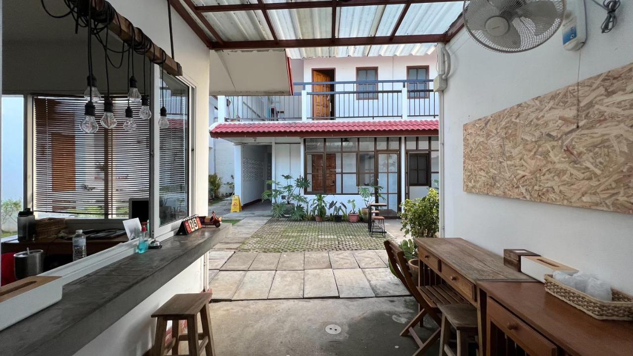 Готель Chiang Mai Gate House Екстер'єр фото