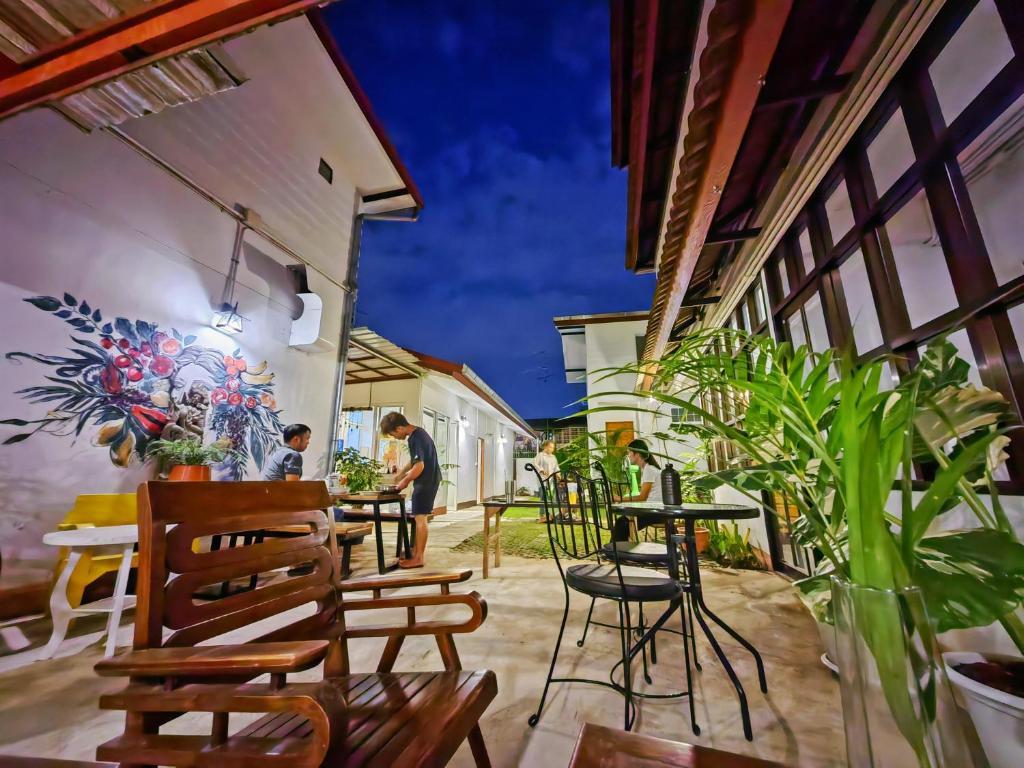 Готель Chiang Mai Gate House Екстер'єр фото